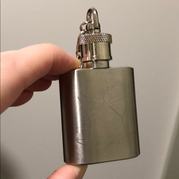 Tiny Flask - Picture 2 of 3